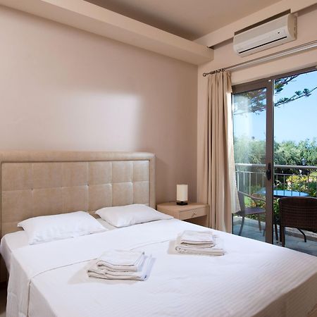 אניסאראס Hotel Oasis Beach (Adults Only) מראה חיצוני תמונה