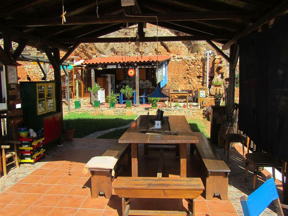 אניסאראס Hotel Oasis Beach (Adults Only) מראה חיצוני תמונה