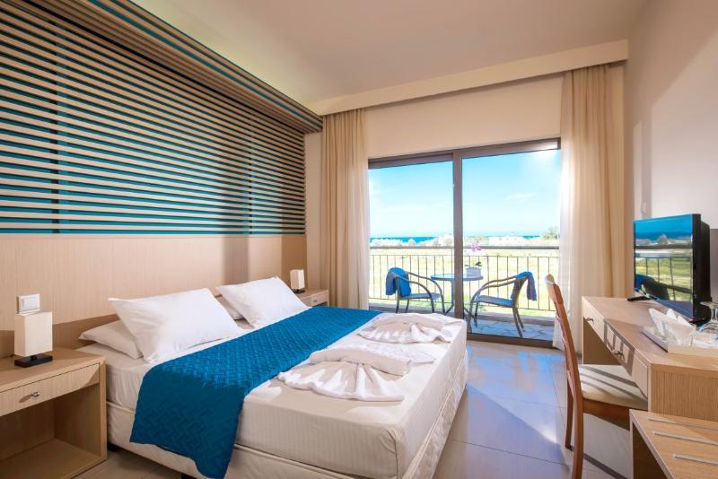 אניסאראס Hotel Oasis Beach (Adults Only) מראה חיצוני תמונה