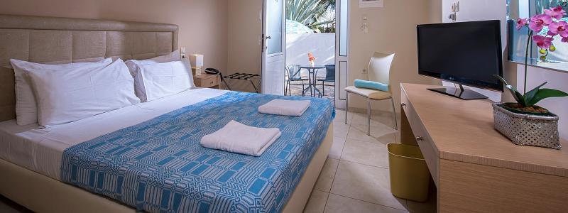 אניסאראס Hotel Oasis Beach (Adults Only) מראה חיצוני תמונה
