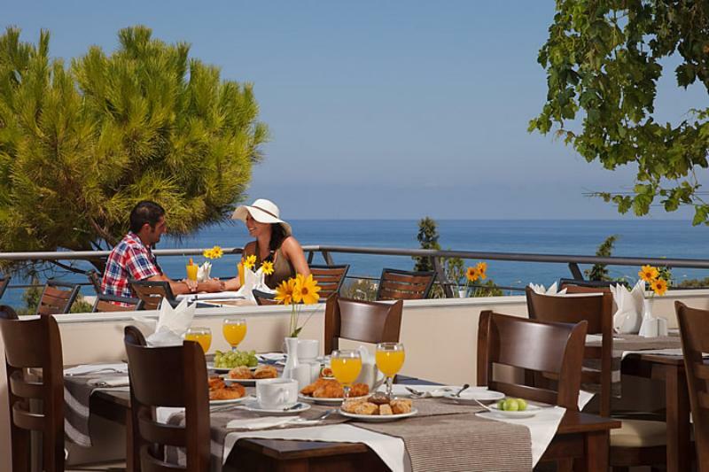 אניסאראס Hotel Oasis Beach (Adults Only) מראה חיצוני תמונה